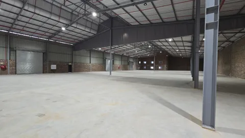 Malibongwe Industrial Park in Lanseria has a 7000m² Warehouse Available To Let (13)